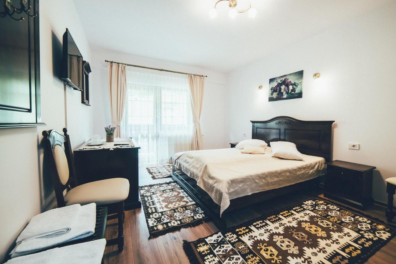 Conacul Domnitei Hotel Voronet Luaran gambar