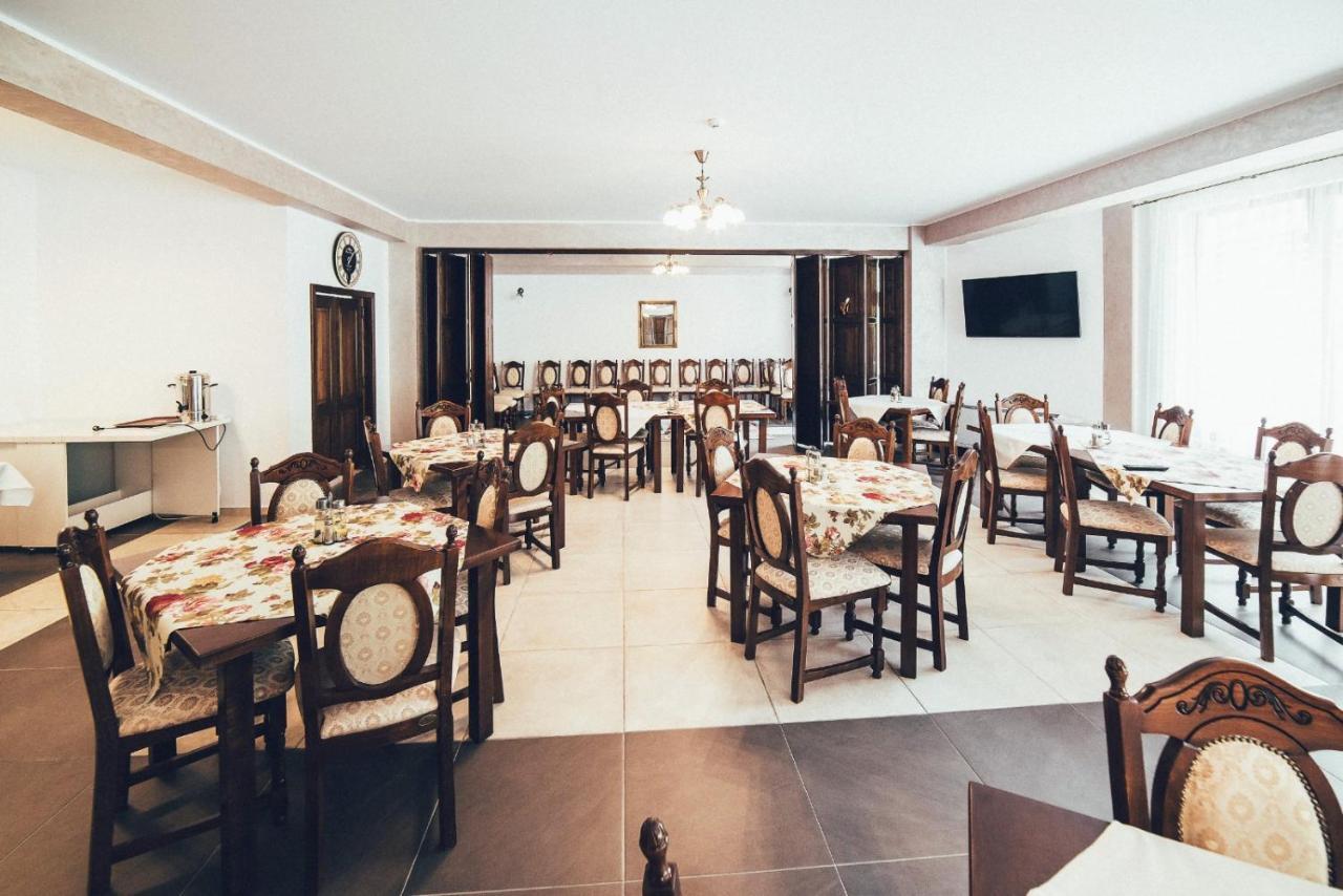Conacul Domnitei Hotel Voronet Luaran gambar